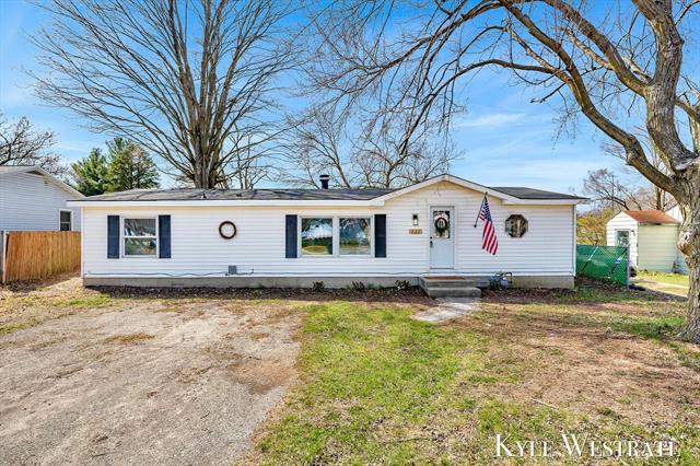 front view picture of 732 Irving Street, Otsego, MI. 49078