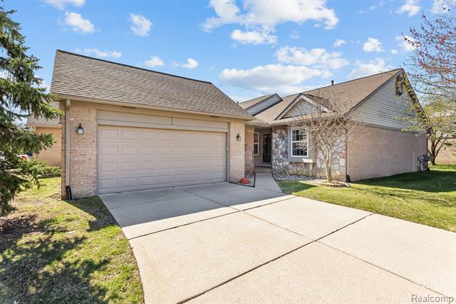 front view picture of 22783 Woodcreek Drive, Taylor, MI. 48180