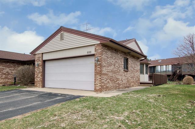 front view picture of 689 Gardenview Court Sw, Byron Center, MI. 49315