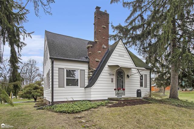 front view picture of 2396 Montroyal Avenue, Waterford, MI. 48362