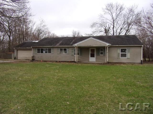 front view picture of 221 Summit Street, Jackson, MI. 49203