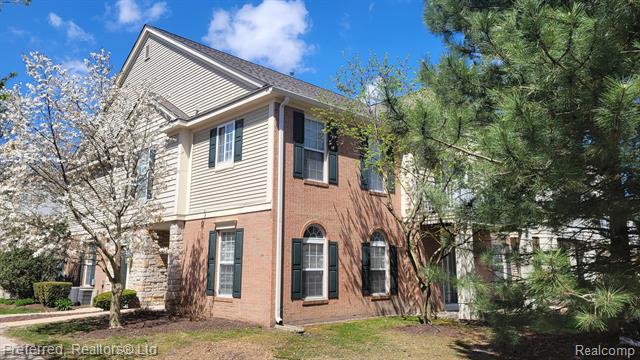 front view picture of 2105 Arcadia Drive, Canton, MI. 48188