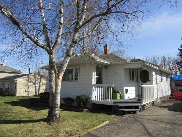 front view picture of 1407 Lynn Street, Owosso, MI. 48867