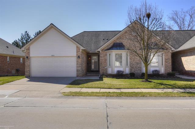 front view picture of 13842 Treeland Dr Drive, Utica, MI. 48315