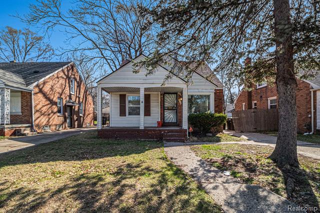front view picture of 19438 Huntington Road, Detroit, MI. 48219