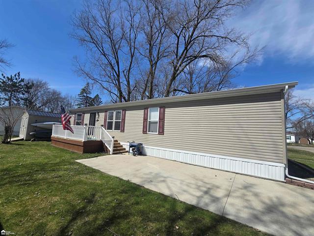 front view picture of 4101 S Sheridan Road, Lennon, MI. 48449