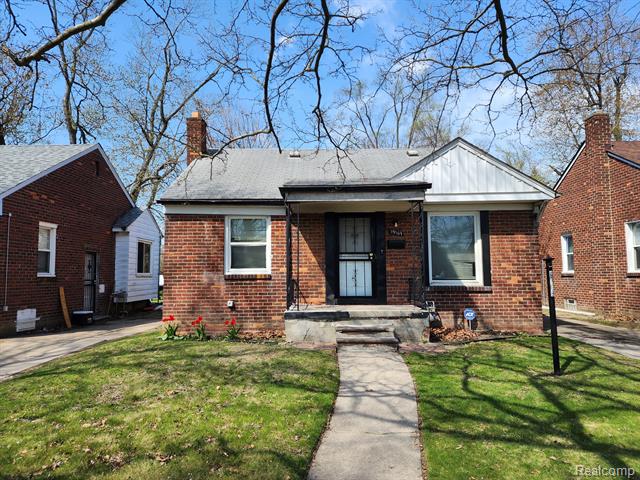 front view picture of 19169 Avon Avenue, Detroit, MI. 48219