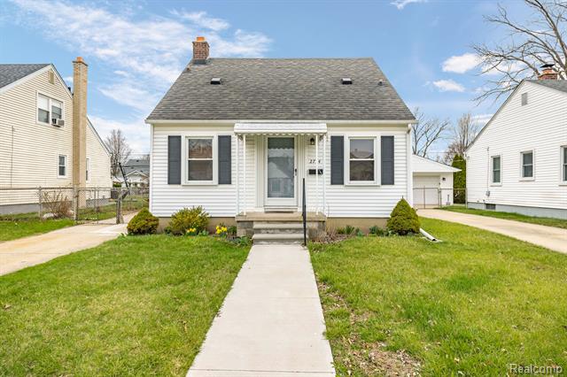 front view picture of 2714 Grindley Park Street, Dearborn, MI. 48124