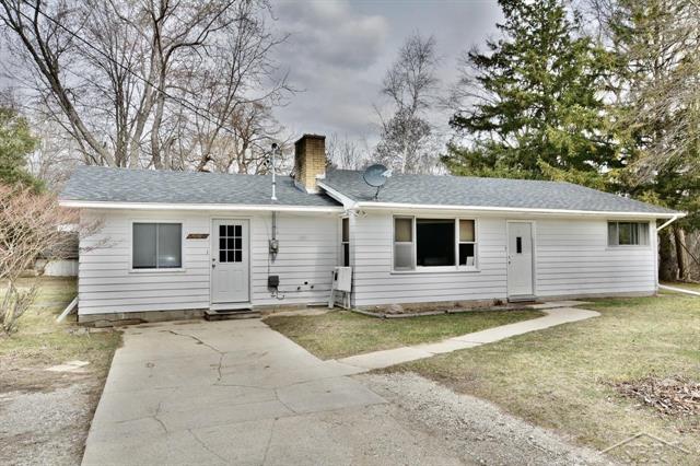 front view picture of 5700 N Saginaw Road, Midland, MI. 48640