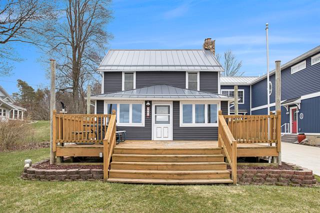 front view picture of 144 E Hickory Road, Battle Creek, MI. 49017