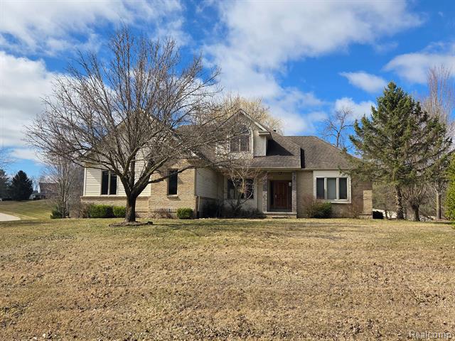 front view picture of 4453 Creekview Drive, Howell, MI. 48843
