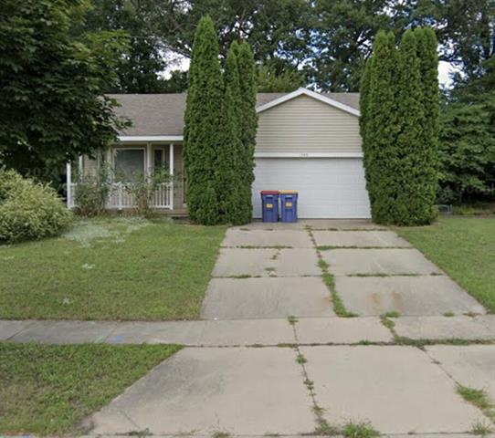 front view picture of 1349 Kimberly Drive Se, Grand Rapids, MI. 49508
