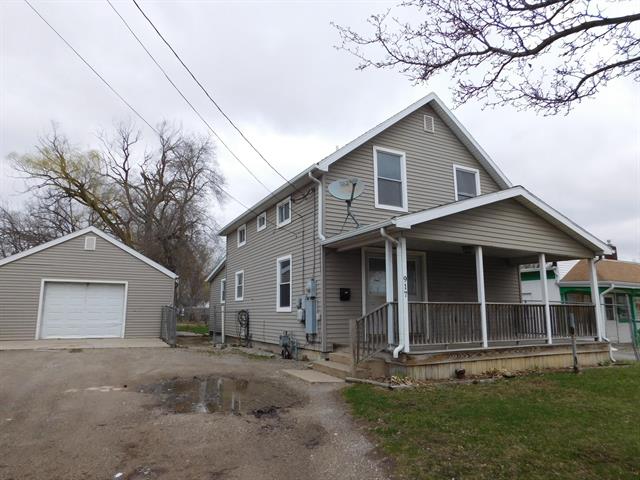 front view picture of 917 E Beecher Street, Adrian, MI. 49221