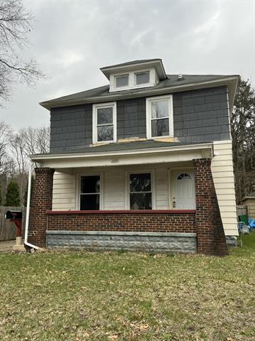 front view picture of 2226 Francis Avenue Se, Grand Rapids, MI. 49507