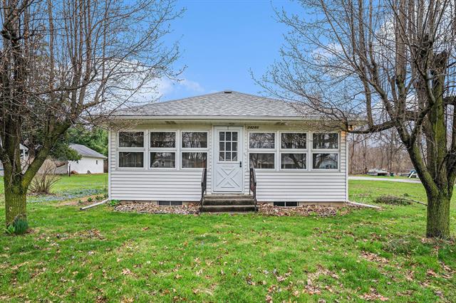 front view picture of 24280 N Shore Drive, Edwardsburg, MI. 49112