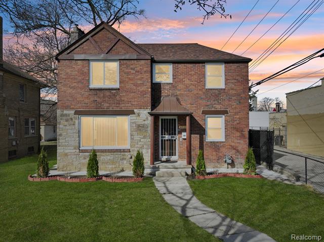 front view picture of 16933 Muirland Street, Detroit, MI. 48221
