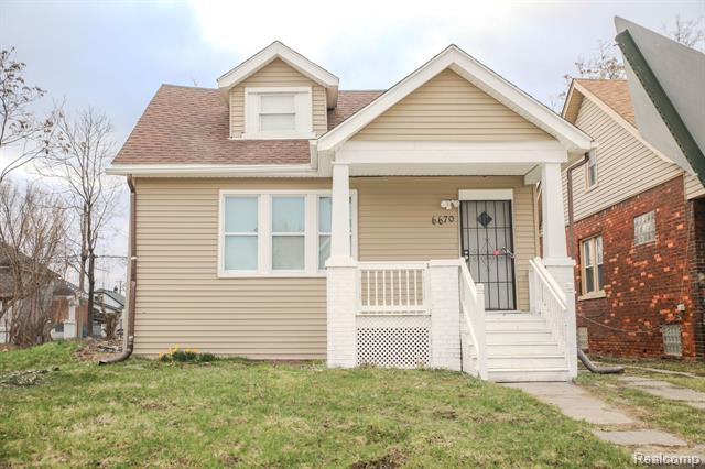 front view picture of 6670 Majestic Street, Detroit, MI. 48210