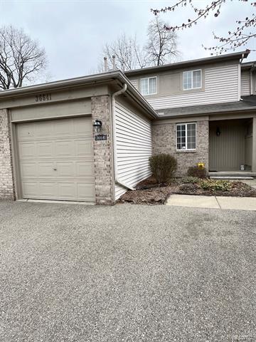 front view picture of 36641 Deerhurst Street S, Westland, MI. 48185