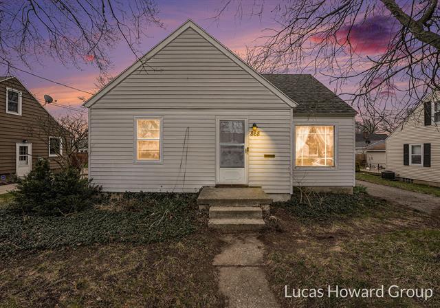 front view picture of 868 Beech Street Sw, Wyoming, MI. 49509