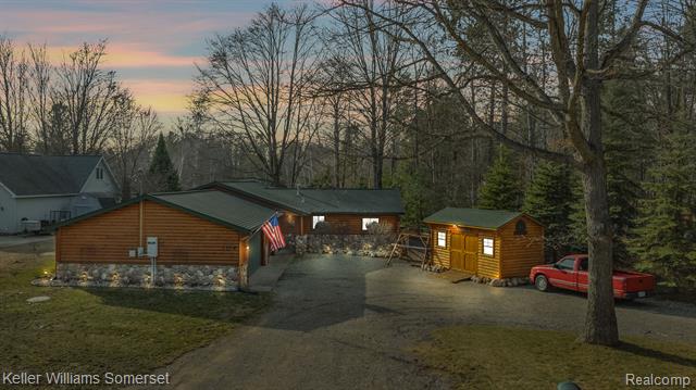 front view picture of 104 Hazelwood Drive, Prudenville, MI. 48651