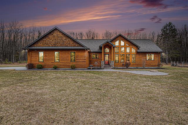 front view picture of 1750 Maywood Road, Houghton Lake, MI. 48629