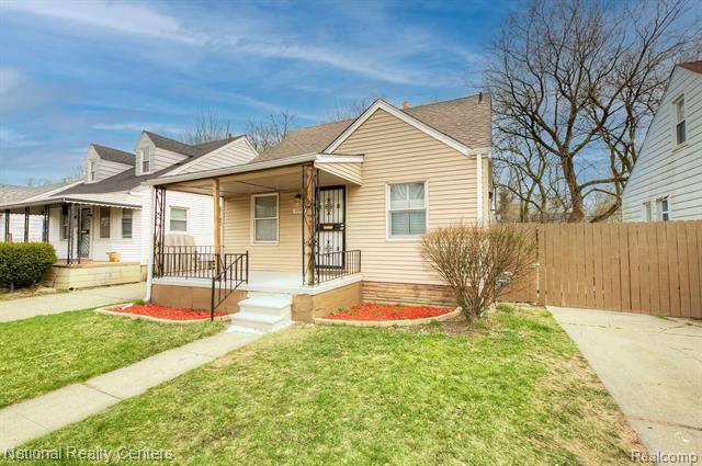 front view picture of 7796 Greenview Avenue, Detroit, MI. 48228