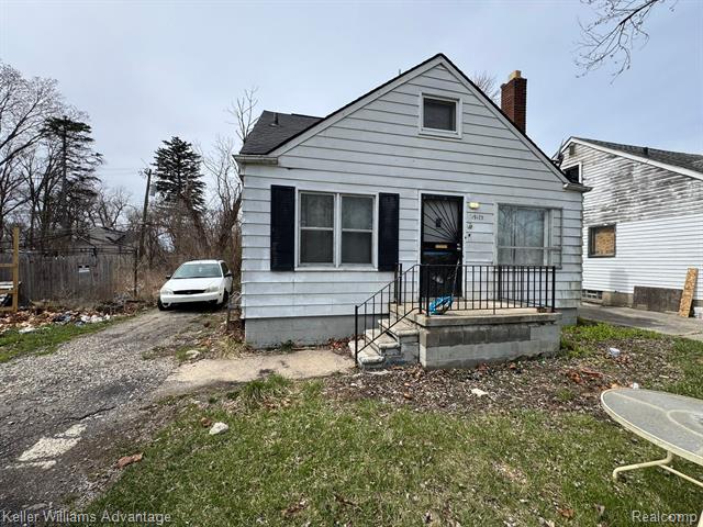 front view picture of 19175 Ferguson Street, Detroit, MI. 48235