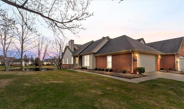 front view picture of 16552 Country Knoll Drive, Northville, MI. 48168