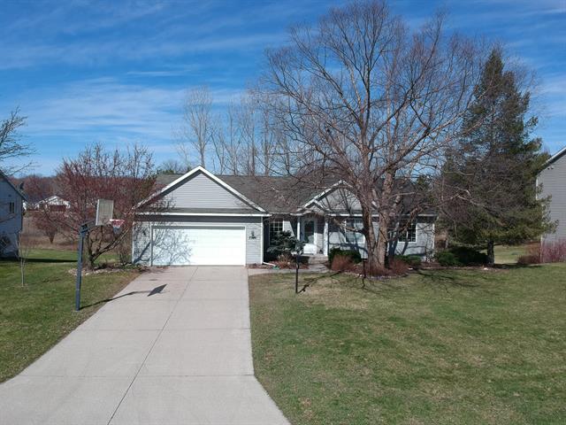 front view picture of 7389 Tillicum Trail Ne, Rockford, MI. 49341