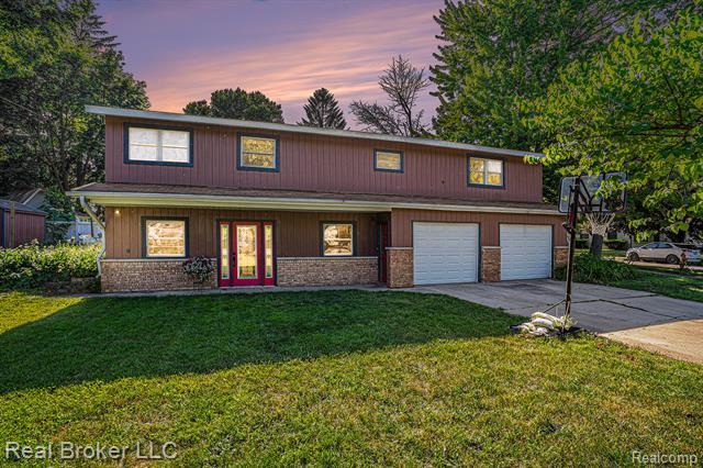front view picture of 748 Green Street, South Haven, MI. 49090