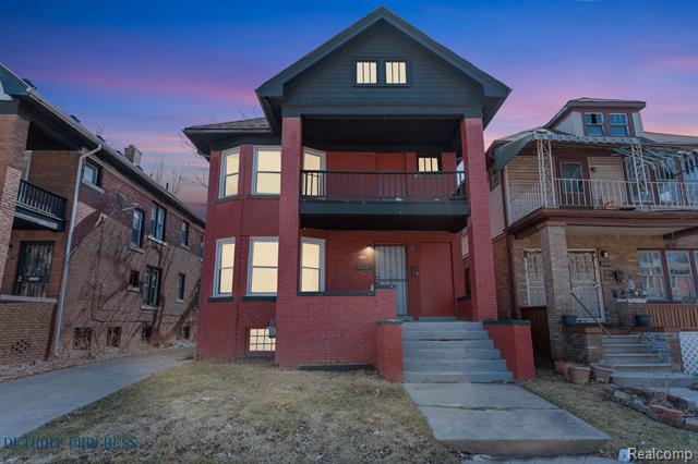 front view picture of 5285 Maplewood Street, Detroit, MI. 48204
