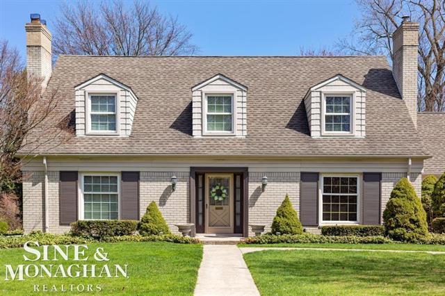 front view picture of 1002 Buckingham, Grosse Pointe, MI. 48230