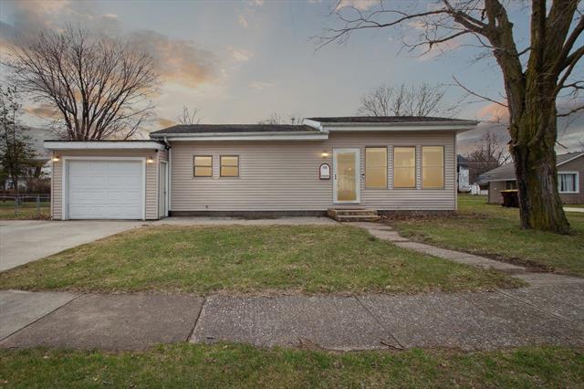 front view picture of 114 Williams Street, Alma, MI. 48801