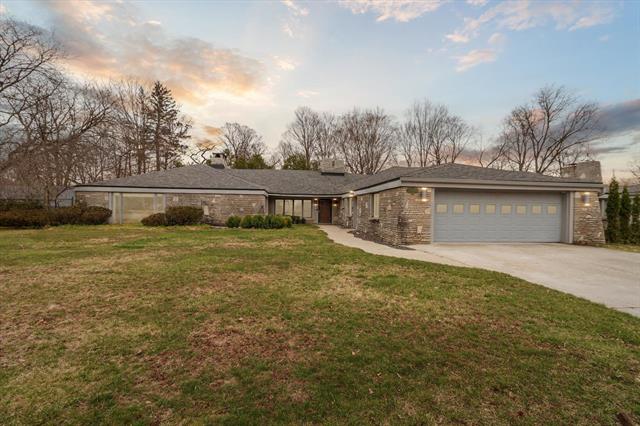 front view picture of 201 Orchard, Alma, MI. 48801