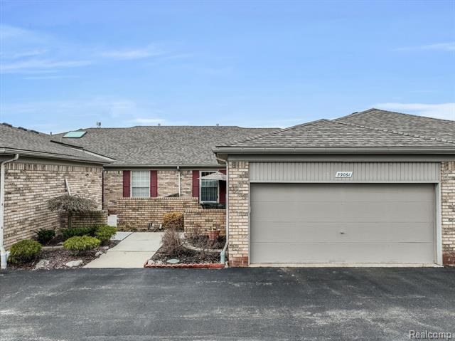 front view picture of 59061 Golden Oak, Washington, MI. 48094