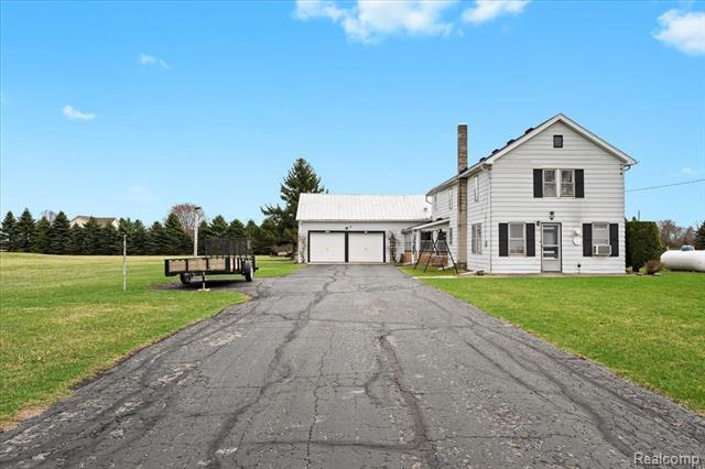 front view picture of 1572 Doty Road, Monroe, MI. 48162