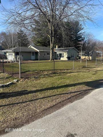 front view picture of 419 State Park Drive, Bay City, MI. 48706
