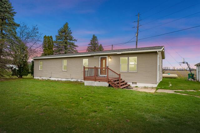 front view picture of 14370 M-216, Three Rivers, MI. 49093