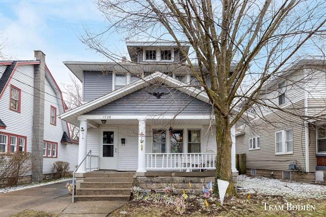 front view picture of 1738 Nelson Avenue Se, Grand Rapids, MI. 49507