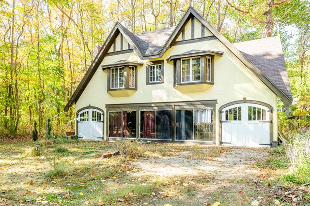 front view picture of 14370 Lakeshore Drive, Lakeside, MI. 49116