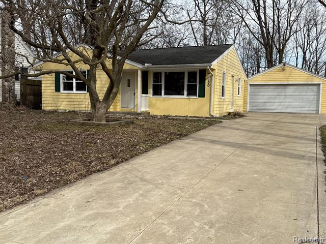 front view picture of 550 Royal Drive, Jackson, MI. 49202