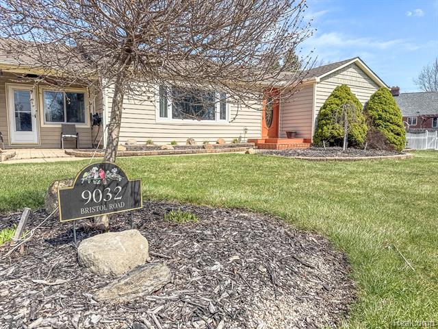 front view picture of 9032 W Bristol Road, Swartz Creek, MI. 48473