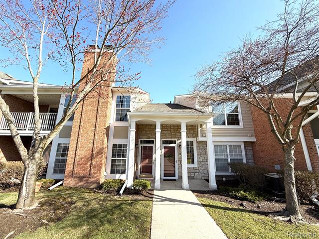 front view picture of 56467 Chesapeake Trail, Shelby Township, MI. 48316