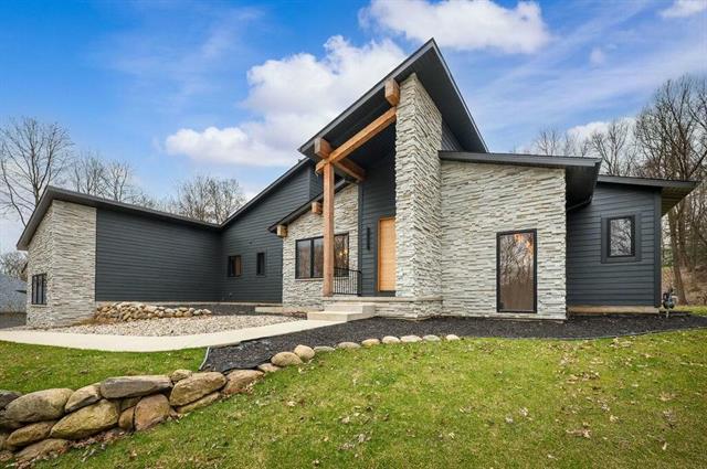front view picture of 1600 Stonecreek Drive, Niles, MI. 49120