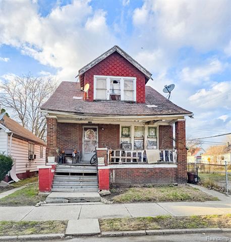 front view picture of 2139 Mcpherson Street, Hamtramck, MI. 48212