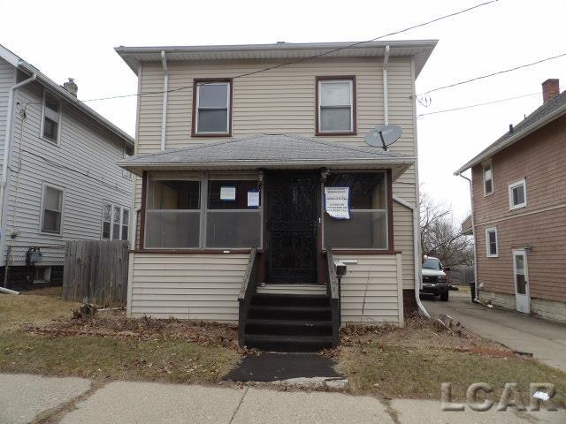 front view picture of 140 Moore Street, Jackson, MI. 49203