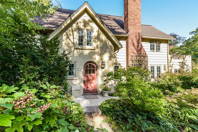 front view picture of 1915 Scottwood Avenue, Ann Arbor, MI. 48104