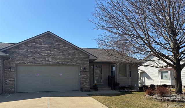 front view picture of 7351 Cross Creek Drive, Swartz Creek, MI. 48473