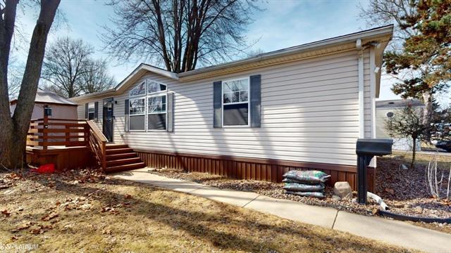 front view picture of 123 Fontainbleau Drive, Rochester, MI. 48307