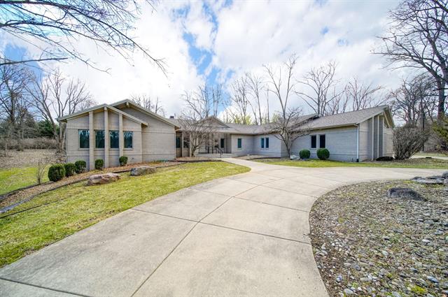 front view picture of 1727 Thornwood Road, Jackson, MI. 49203